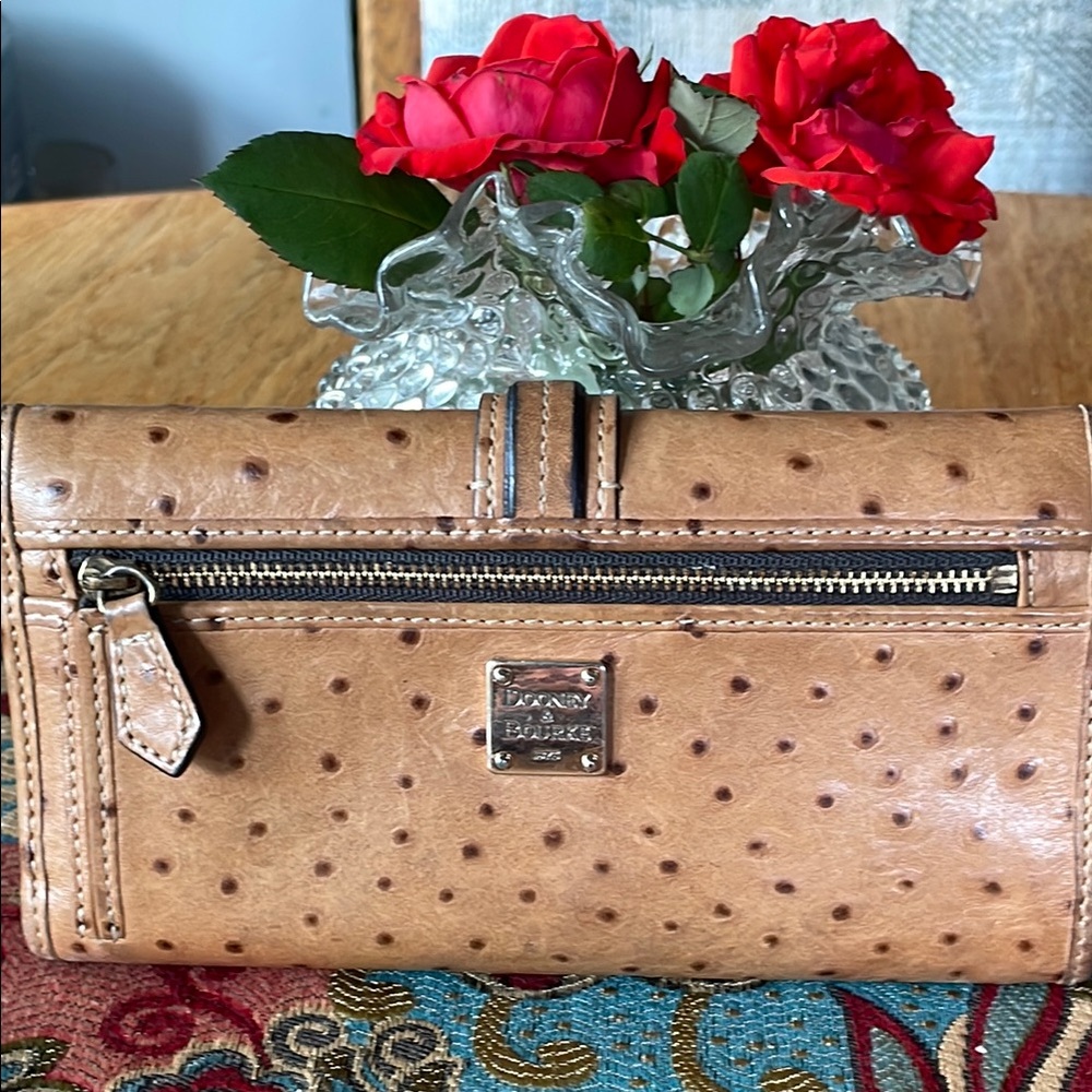 Dooney & Bourke Ostrich Print Tan Leather Wallet - Picture 2 of 9